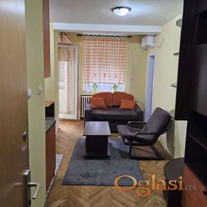 Železnička stanica, 0.5. garsonjera, 22m2