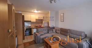 Izdaje se lepo namešten dvosoban stan na atraktivnoj lokaciji