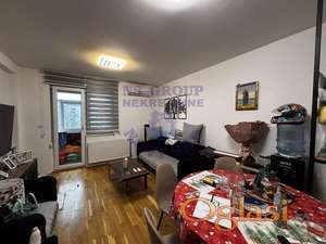 Trosoban kompletno namešten stan na Podbari!