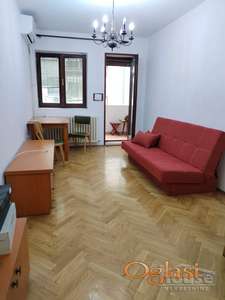 NOVI SAD - CENTAR - 38m2 - 300 evra