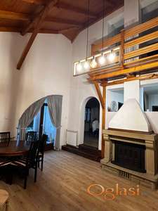 Kuća na Jezeru u turističkoj zoni