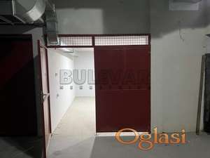 Izdaje se garažno mesto u Panteleju, 28m2