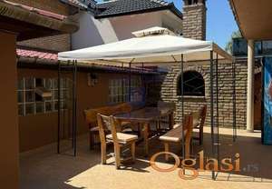 Spratna kuca u centru Veternika!