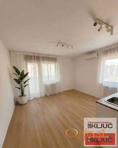 SAJMIŠTE, 30m2, Jednosoban, Renoviran
