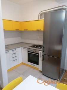 NAMEŠTEN DVOSOBAN STAN KOD PICERIJE ĆAO 380 EVRA