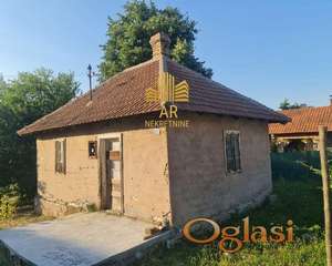 Prodaja - Placevi sa dva objekta Ranilović-Aranđelovac (Šumadija)