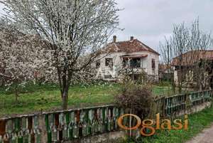 Mladenovac, Jagnjilo, Glavaševo brdo, kuća i imanje nadomak Mladenovca ID#16831