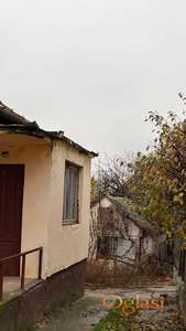 Kuća u centru Sremske Kamenice!