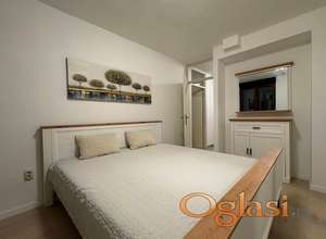 KOMPLETNO RENOVIRAN STAN NA NOVOM NASELJU