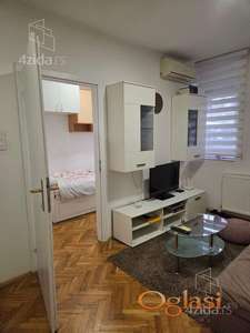 NAMESTEN JEDNOIPOSOBAN STAN, BULEVAR - CENTAR, PET FRIENDLY