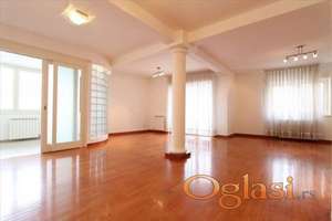 Izdavanje stanova Vracar/Polunamesten stan sa 2 garazna mesta