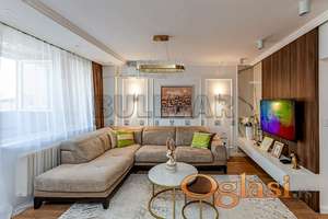 Na prodaju trosoban stan 63m2 u centru grada