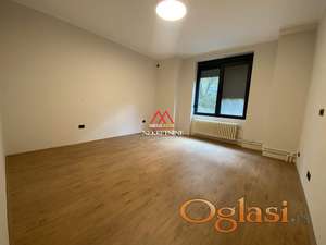 Ekskluzivan trosoban salonski stan - 100m2 - Centar