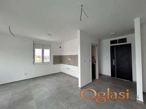 NOV USELJIV ~~~~ CETVOROSOBAN  1750e/m2 ~~~~~  LIPOV  GAJ