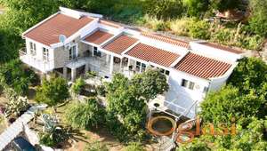 Prodaje se kuća sa pogledom na more