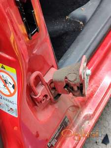 Golf 6 šarke vrata Originalni delovi  Moguca ugradnja delova  Alfa Romeo 147-156-166-159-GT-MiTo-Giulietta Fiat bravo 2 - croma -grande punto -multipla 2 -punto 3 -stilo-idea Freemont Panda 3 500L 500 Lancia ypsilon-delta-musa-lybra Volkswagen Golf 6  Ukoliko zelite da porucite Posaljite poruku preko sms poruke ili pozovite na telefon 0616115961