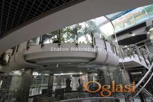 Zmaj Jovina-Lep mali lokal na I spratu