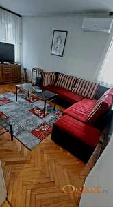 Komplet namesten stan . Miran kraj  . Blizina prevoza