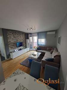 IZDAJEM 1,5 SOBAN FULL MODERNO NAMESTEN