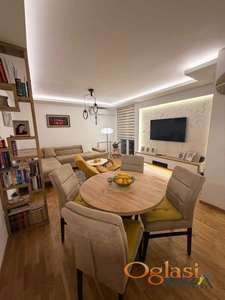  LUKSUZNO OPREMLJEN DVOIPOSOBAN STAN U NOVOJ ZGRADI NA DETELINARI