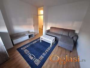 JEDNOSOBAN STAN-350e ZAJEDNO SA INFORMATIKOM