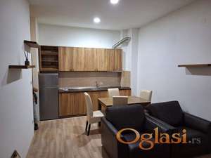 Izdajem namešten stan u Rumi