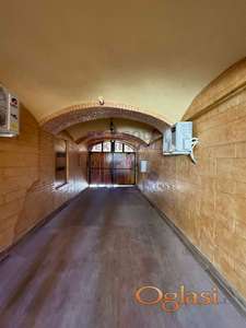 Ponosno predstavljamo ovo jedinstveno poslovno-stambeno zdanje.