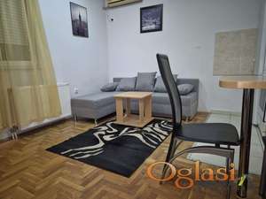  NAMEŠTEN DVOSOBAN STAN KOD HOTELA ŠERATON