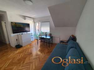 ODLIČAN DVOSOBAN STAN – 44m² – IZMEĐU BULEVARA EVROPE I PATRIJARHA PAVLA 