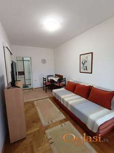 Namešten jednoiposoban stan // Grbavica