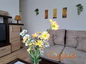 Trosoban svetao stan na TOP lokaciji