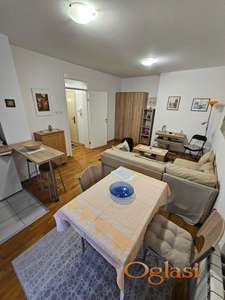 ODLIČAN stan u centru, kod Sinagoge-odmah useljiv