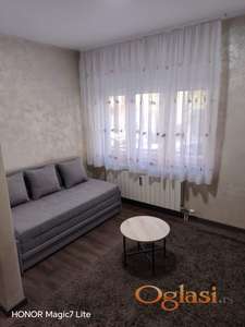 Izdajem stan Lekino brdo Vozdovac