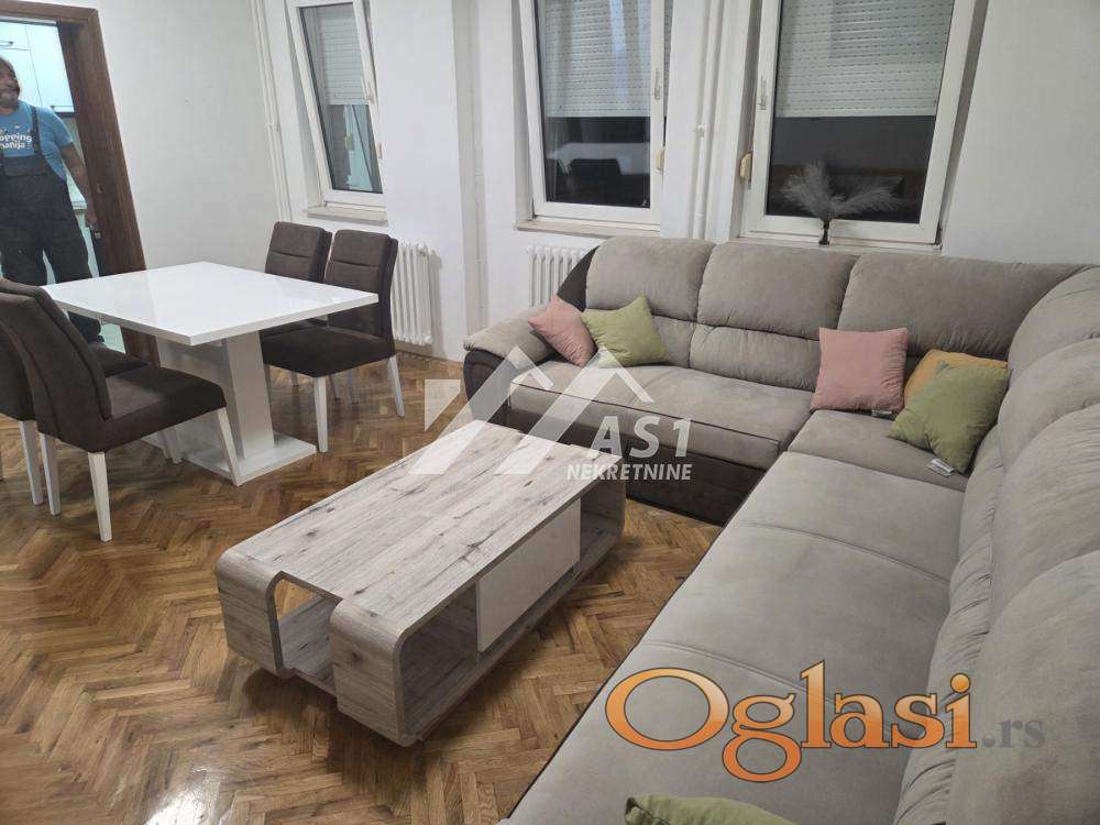 Izdajem Pet Friendly dvosoban komforan stan na Limanu IV !!! — fotografija