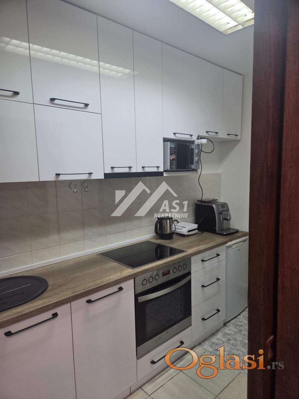 Izdajem Pet Friendly dvosoban komforan stan na Limanu IV !!! — fotografija