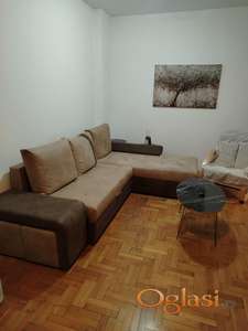 Izdaje se namešten stan u Temerinskoj ulici