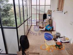 Plac sa vikendicom u Čereviću!