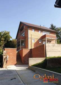 Višeapartmanska kuća u centru banje Vrdnik, nedaleko od hotela Termal!