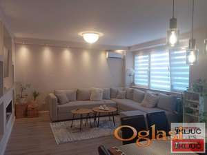 SOCIJALNO, 76m2, Dvoiposoban, Renoviran, Namešten