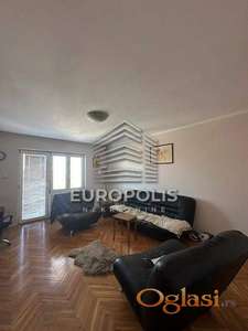 Odmah useljiv sa garažom ID#8197