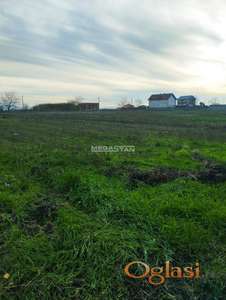 Plac blizu stambenog dela Ovče