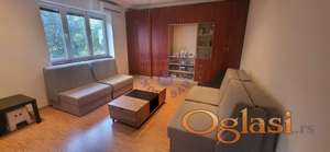 Odlicna garsonjera na top lokaciji!