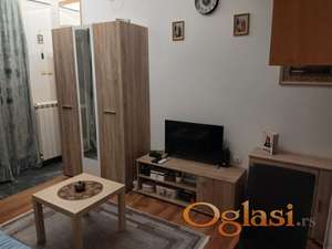 Dvorisni stan u Jevrejskoj, 250eur sa troskovima