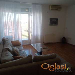  KOMFORAN, LEPO NAMEŠTEN DVOSOBAN STAN U LAZE KOSTIĆA