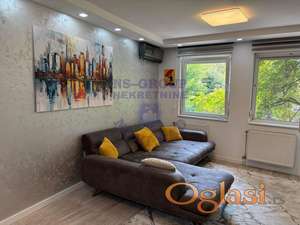 Izdaje se dvosoban stan na Grbavici