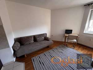 Odlična garsonjera na Grbavici ! Sa parking mestom !