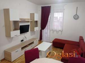 SOMBORSKI BULEVAR NAMESTEN JEDNOIPOSOBAN SA PARKING MESTOM 350E