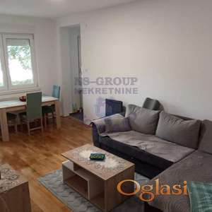 Izdaje se dvosoban stan površine 42 m² na Grbavici, idealan za jednu ili dve studentkinje.