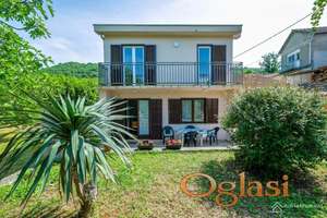 Kuća sa vrtom u Luštici – 250 metara od mora