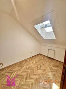 * Novi Sad - Nova Detelinara *-Parking -